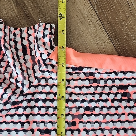 Tail White Label Top - Picture 4 of 5